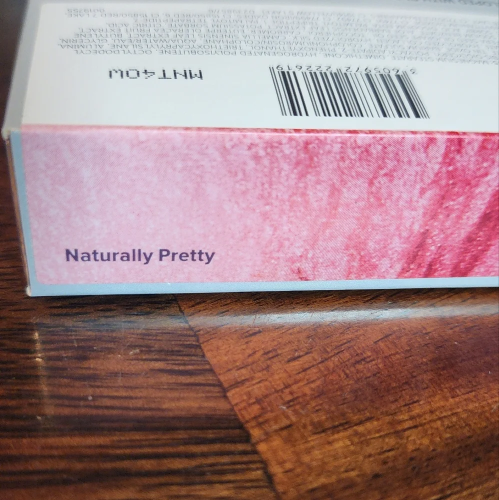 IT Cosmetics Ombré Radiance Blush- Naturally Pretty